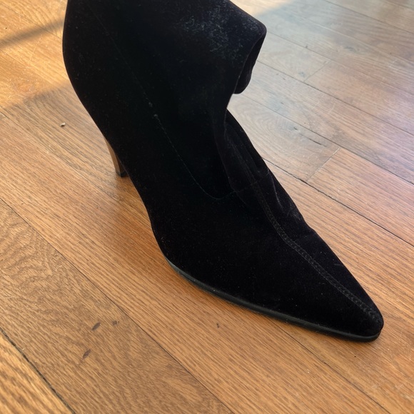 Vintage BCBG Black Velvet Boots with Dark Silver Heel size 7.5 - Picture 6 of 9